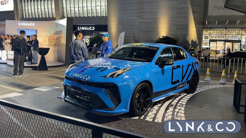 lynk-co-03-vs-camry